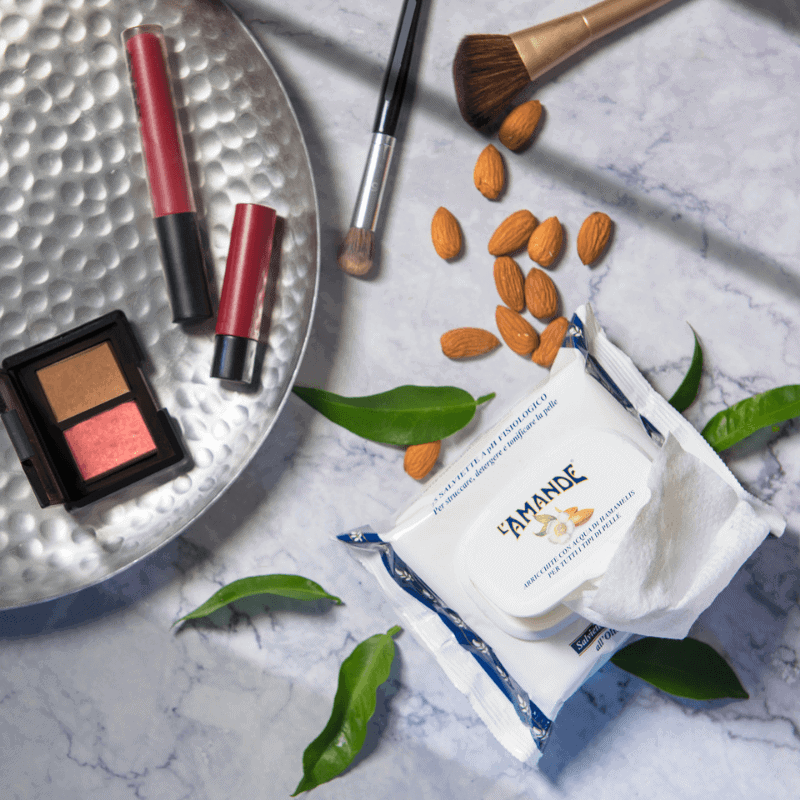 Salviette struccanti all’olio di mandorla dolci